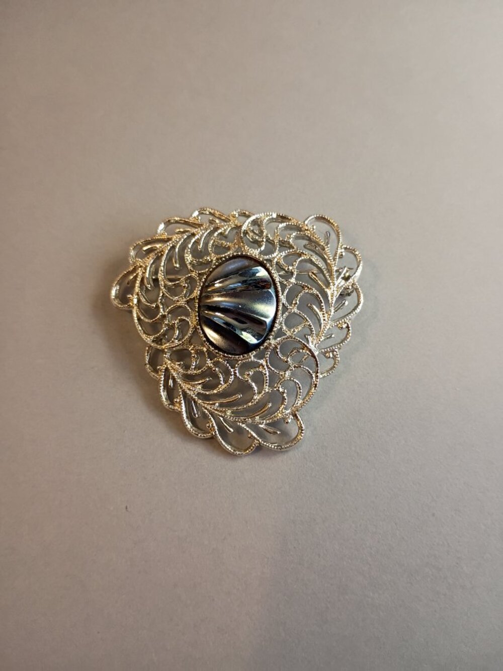 Vintage 1962 Sarah Coventry Royal Plumage Silver Tone Filigree Feather Brooch
